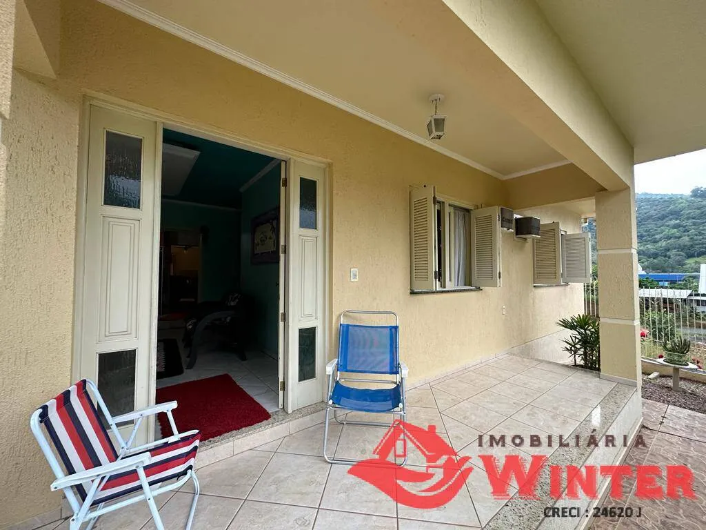 Imagem Casa de 157m2 e terras com 6 mil m2