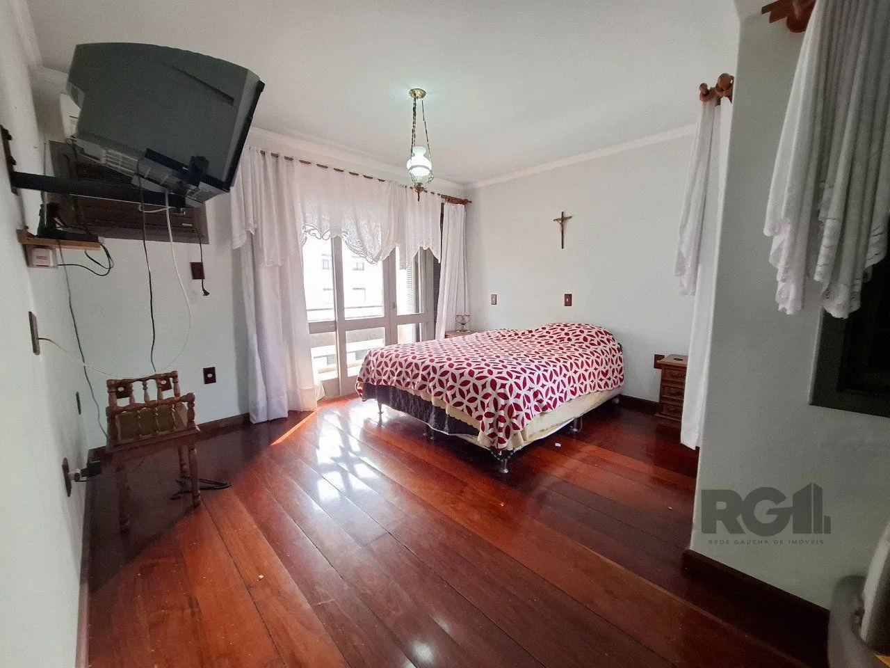 Imagem Casa com 537,00 m² com 04 dormitórios no Bairro Tristeza