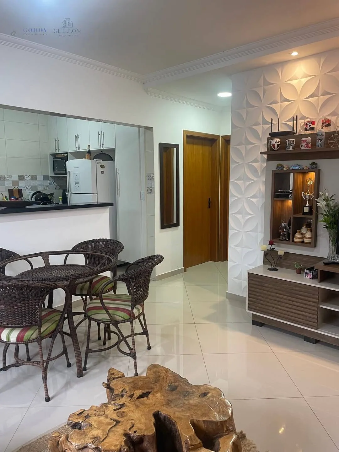 Foto do imóvel Apartamento à venda 2 Quartos, 1 Suite, 1 Vaga, 116.6M², Residencial Maricá, Pindamonhangaba - SP | Edifício Residencial e Comercial Maricá