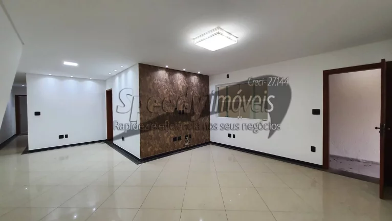 Imagem Casa em Santos á venda com 3 dormitórios.