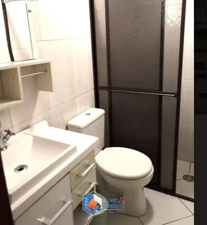 Imagem SOBRADO COM 3 DORMS (2 SUÍTES COM AR COND), 2 SALAS, COZ. COM COPA E ARMÁRIOS PLANEJADOS, QUINTAL LATERAL FECHADO. 4 VAGAS COBERTAS. VILA MIRANTE SP.