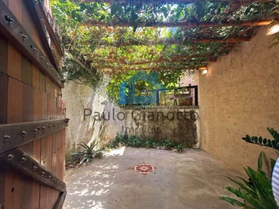Imagem Casa charmosa com gourmet, spa e sauna em Cotia