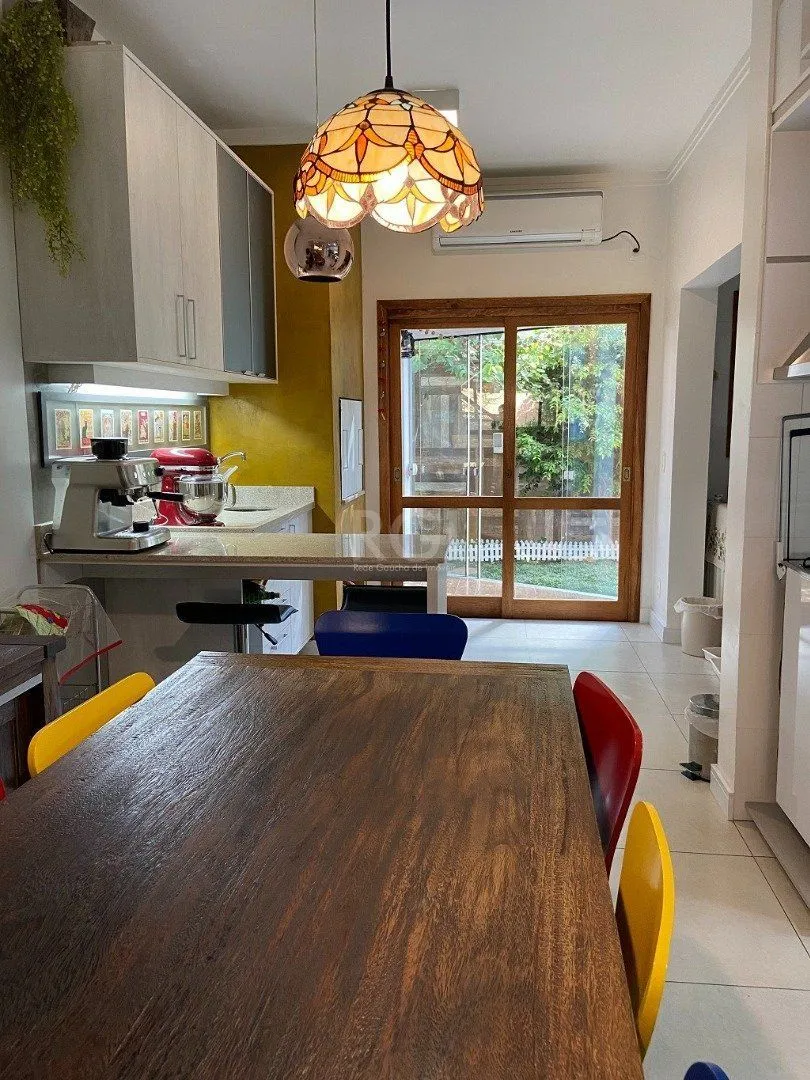 Imagem Casa Condominio para Venda - 220.89m², 3 dormitórios, sendo 1 suites, 2 vagas - Tristeza