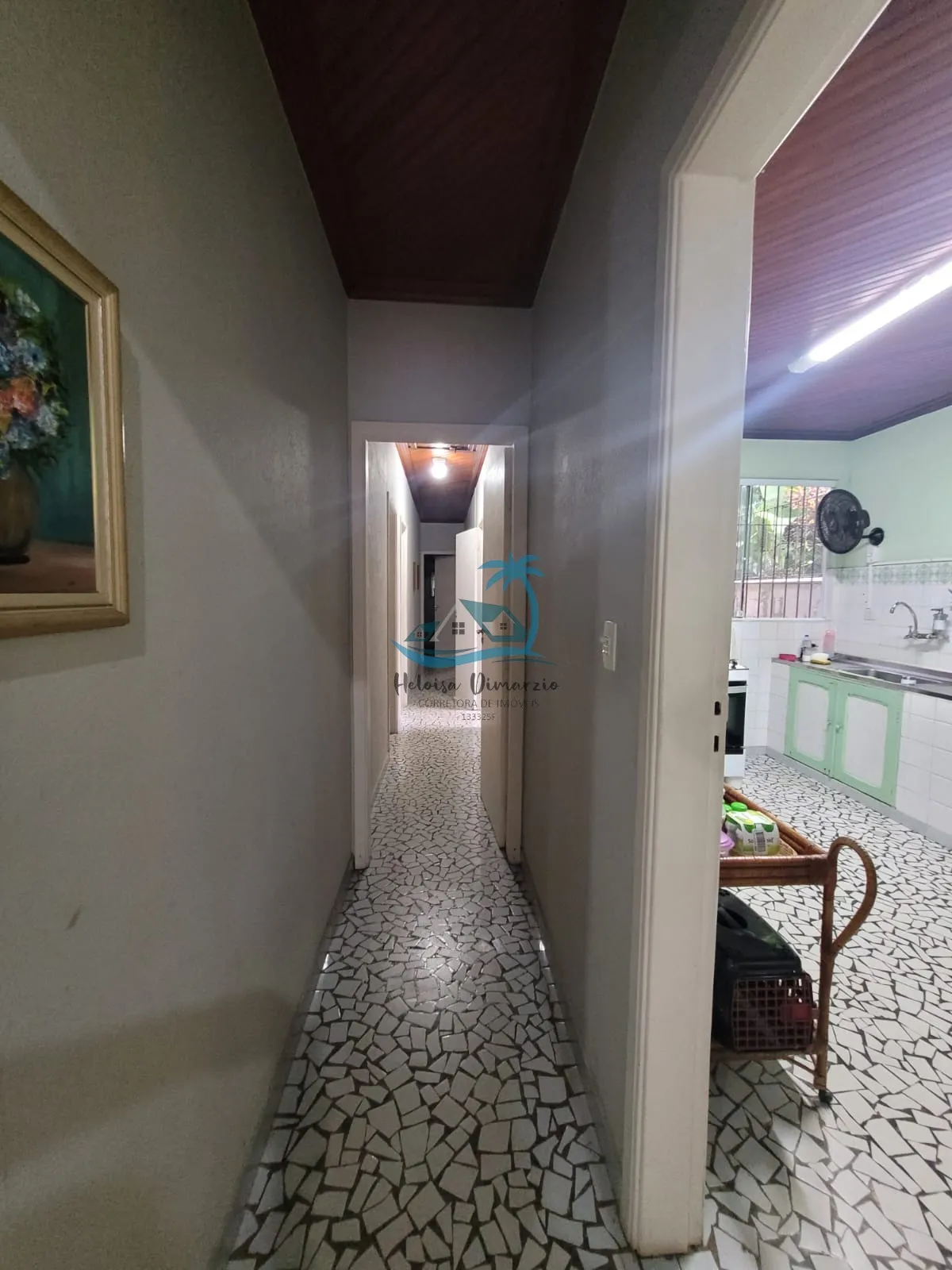 Imagem Excelente casa térrea com 5 dormitórios a venda à 200 metros da orla do Itaguá em Ubatuba.