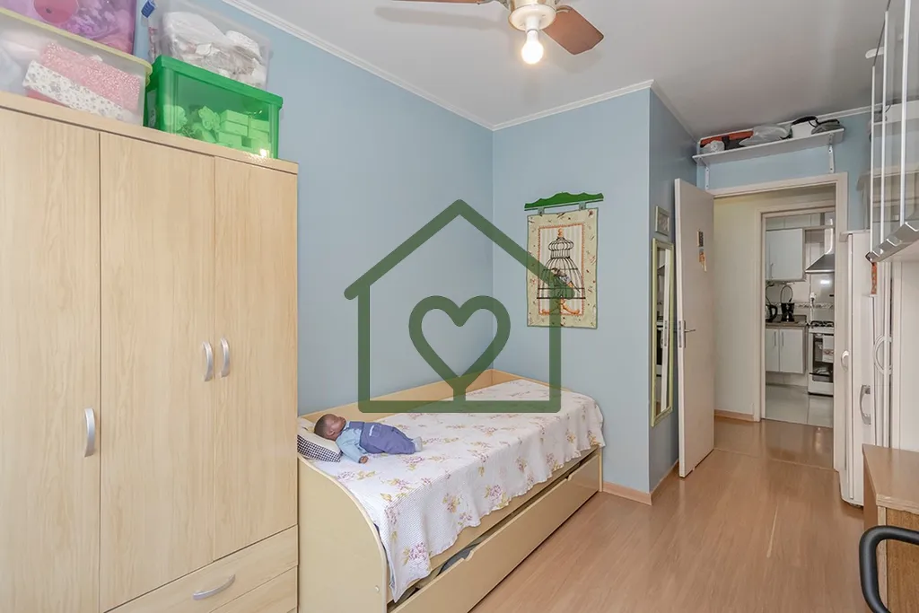 Imagem Descubra a oportunidade perfeita para investir no seu novo lar em Porto Alegre! Este aconchegante ap...