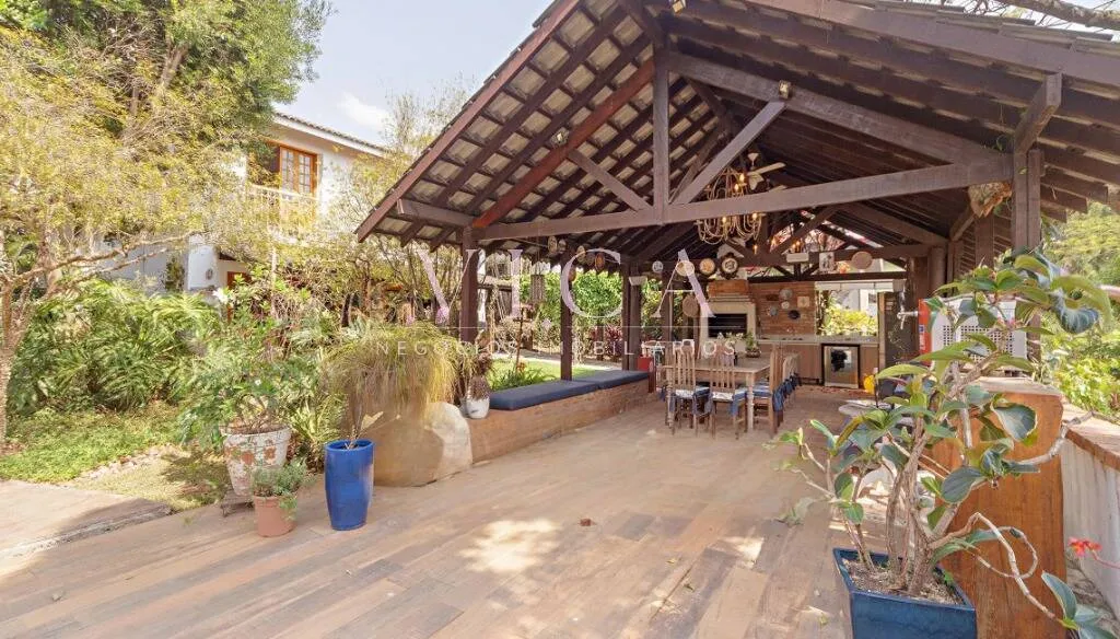 Imagem Casa com 3 dormitórios a venda, 250m² por R$ 2.499.000,00 - Alphaville/SP