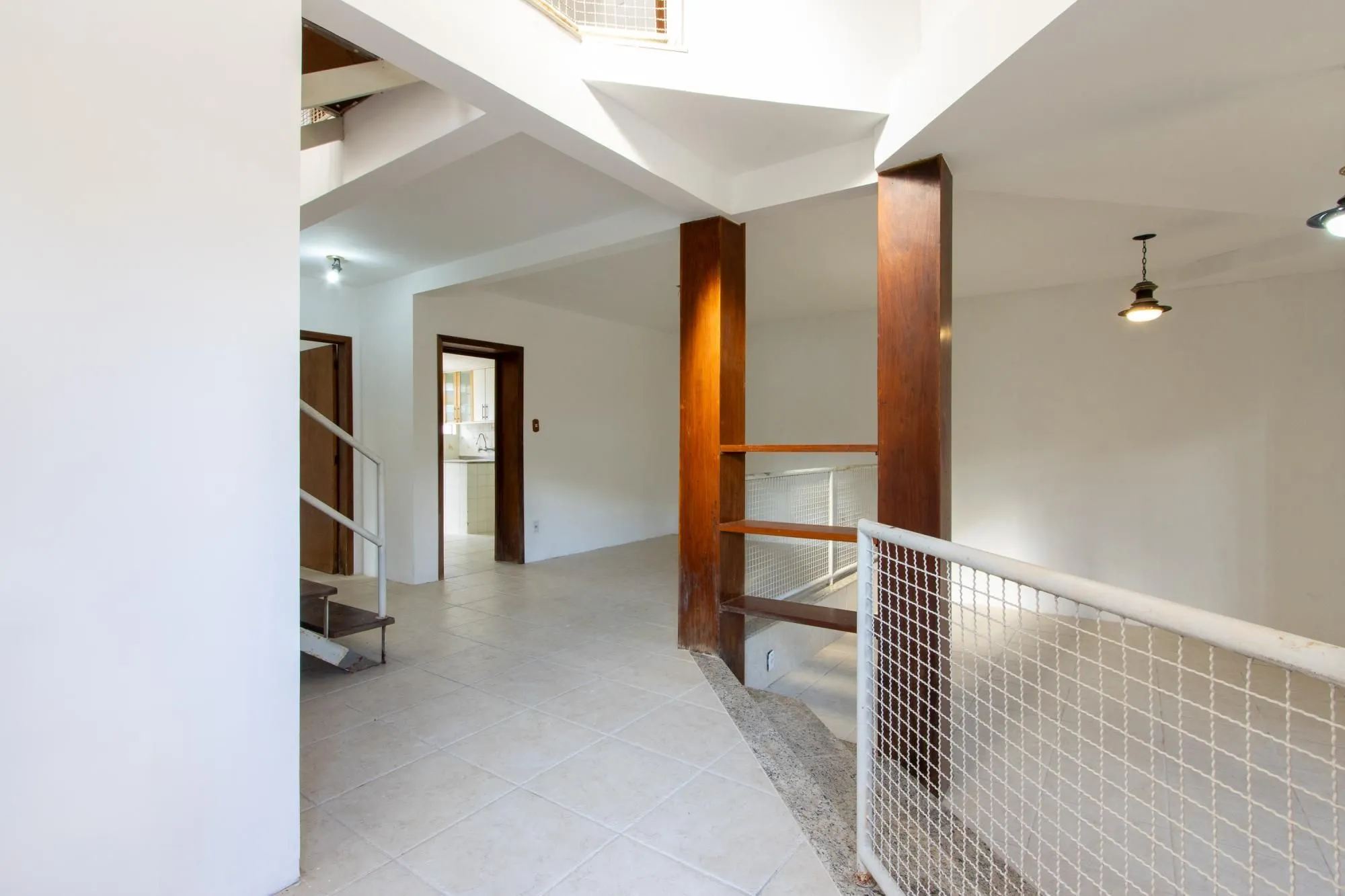 Imagem Casa para Venda - 253.35m², 3 dormitórios, sendo 1 suites, 4 vagas - Serraria