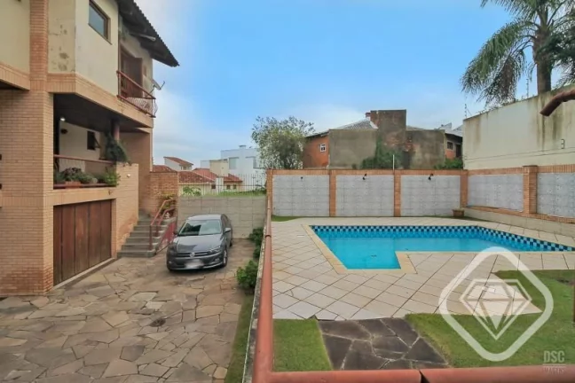 Imagem Casa em condomínio com vista, lareira e piscina - tranquilidade e privacidade na zona sul

A Brilha...