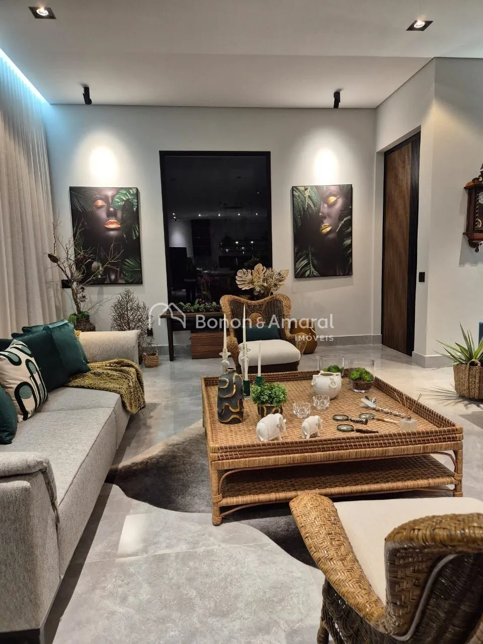 Imagem Casa em Condomínio à venda, térrea, 400m², 4 suítes Ville Saint Helene