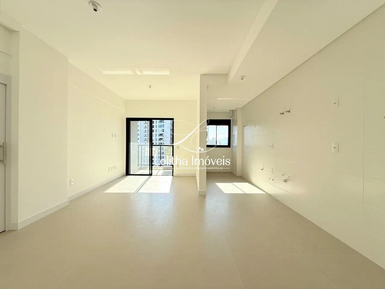 Imagem APARTAMENTO À VENDA COM 2 SUÍTES NA AGRONÔMICA, EM FLORIANÓPOLIS/SC