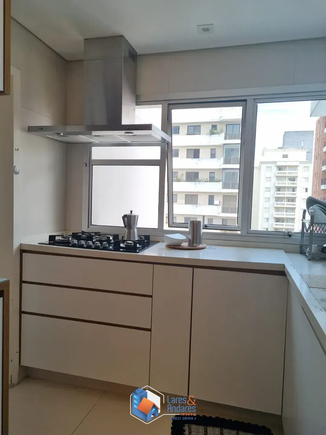 Imagem Apartamento para venda e locação em Moema com 4 quartos, sendo 4 suítes, 178m²