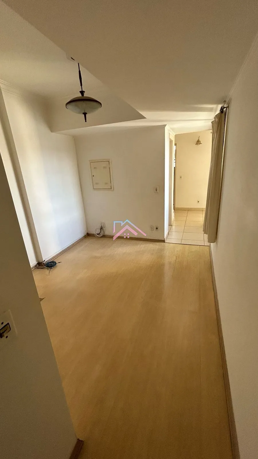 Imagem Apartamento à venda Edifício BBC - área útil 156 m2 com 3 dormitórios sendo 1 suíte / 2 vagas / Cent