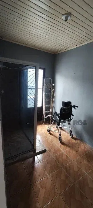Imagem Casa com 2 quartos, vagas de garagem, piscina, bairro Sarandi, Porto Alegre/RS