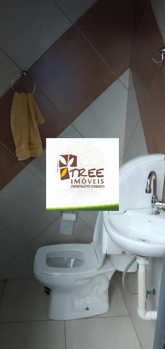 Imagem VENDA DE SOBRADO NO JARDIM RINCÃO, EM ARUJÁ/SP, 411m² com 2 suítes, ar-condicionado, sala 2 ambientes, piscina, churrasqueira e 2 vagas. CONSULTE-NOS.