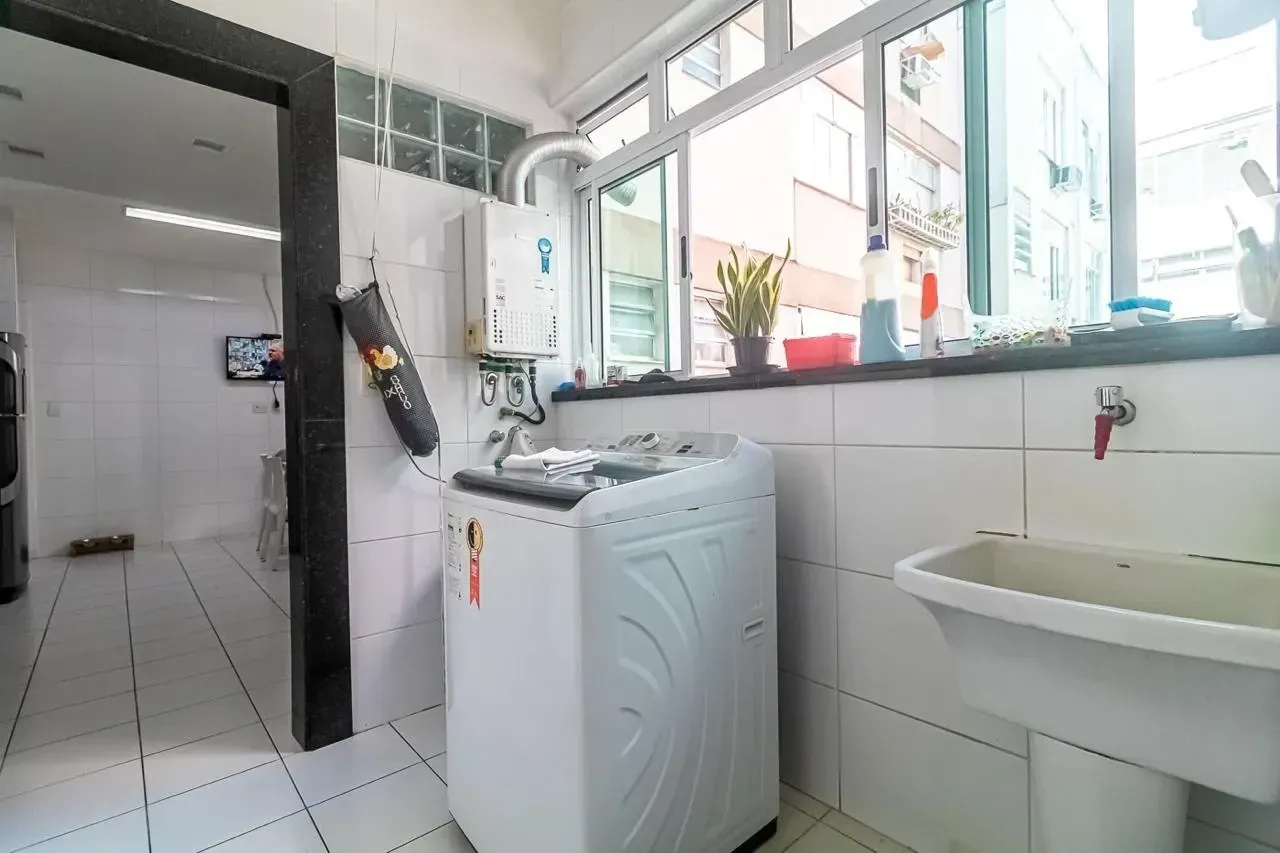 Imagem Apartamento com 3 Quartos à Venda, 156 m² em Copacabana - Rio de Janeiro