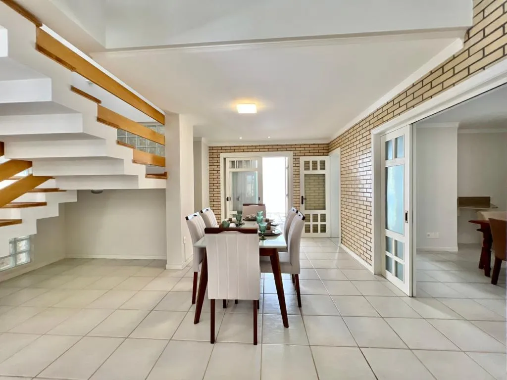 Imagem Casa 4 Dormitórios - Bairro Atlantida