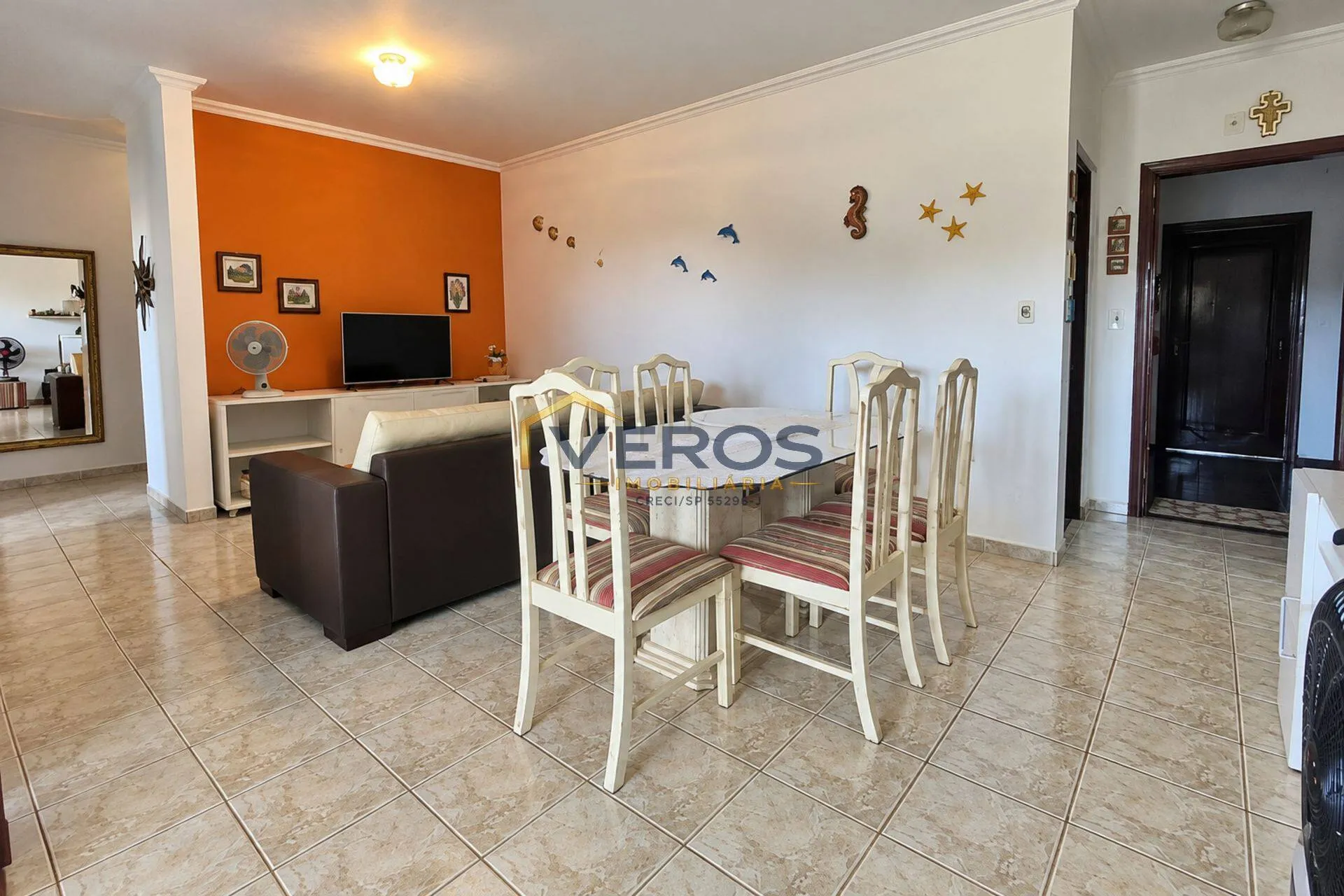 Imagem Apartamento a venda com 3 quartos a 300m da praia Martim de Sá em Caraguá