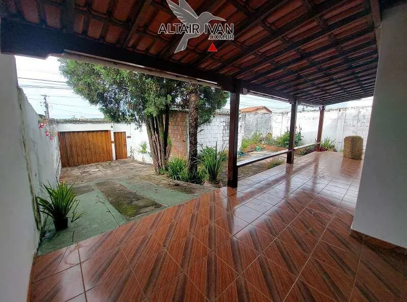 Imagem Casa antiga em bom estado