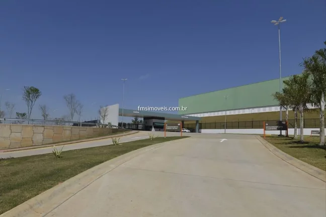 Imagem Galpão Comercial para Locação em Sorocaba-SP, Bairro Cajuru do Sul - 2 Banheiros, 8 Vagas de Garagem, 2.731,68 m² de Área.