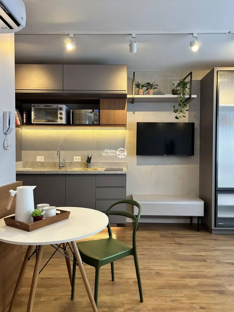 Imagem Vende-se apto mobiliado em Porto Alegre- 1 Quarto- R$550.000,00