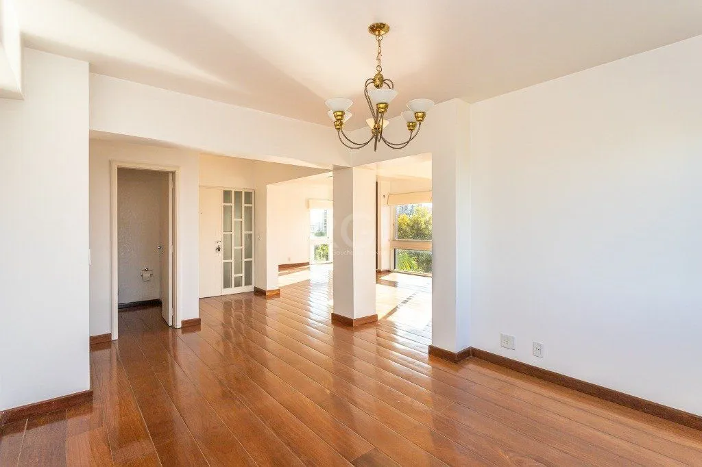 Imagem Apartamento no bairro Higienópolis com 190m² de 3 dormitórios e 2 vagas