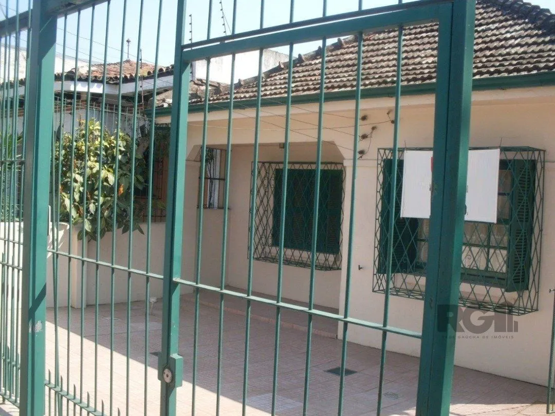 Imagem Casa comercial térrea na Av. Aparício Borges - Bairro Teresópolis