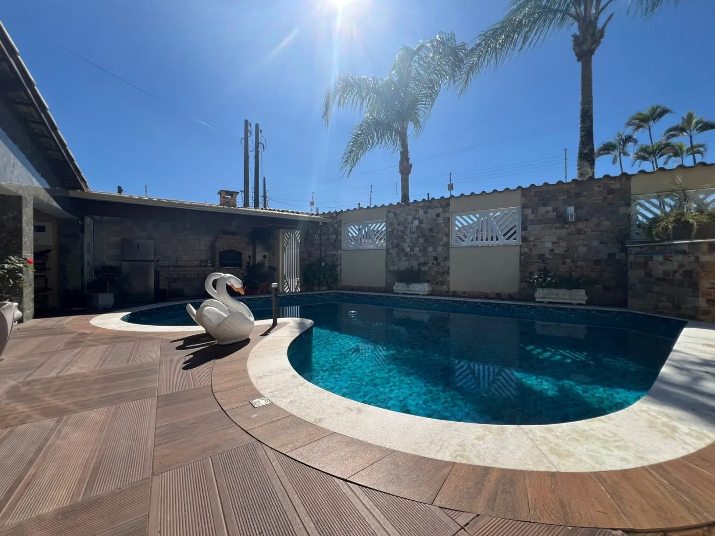 Imagem Casa para Venda em Praia Grande, Solemar, 3 dormitórios, 2 suítes, 1 banheiro, 2 vagas