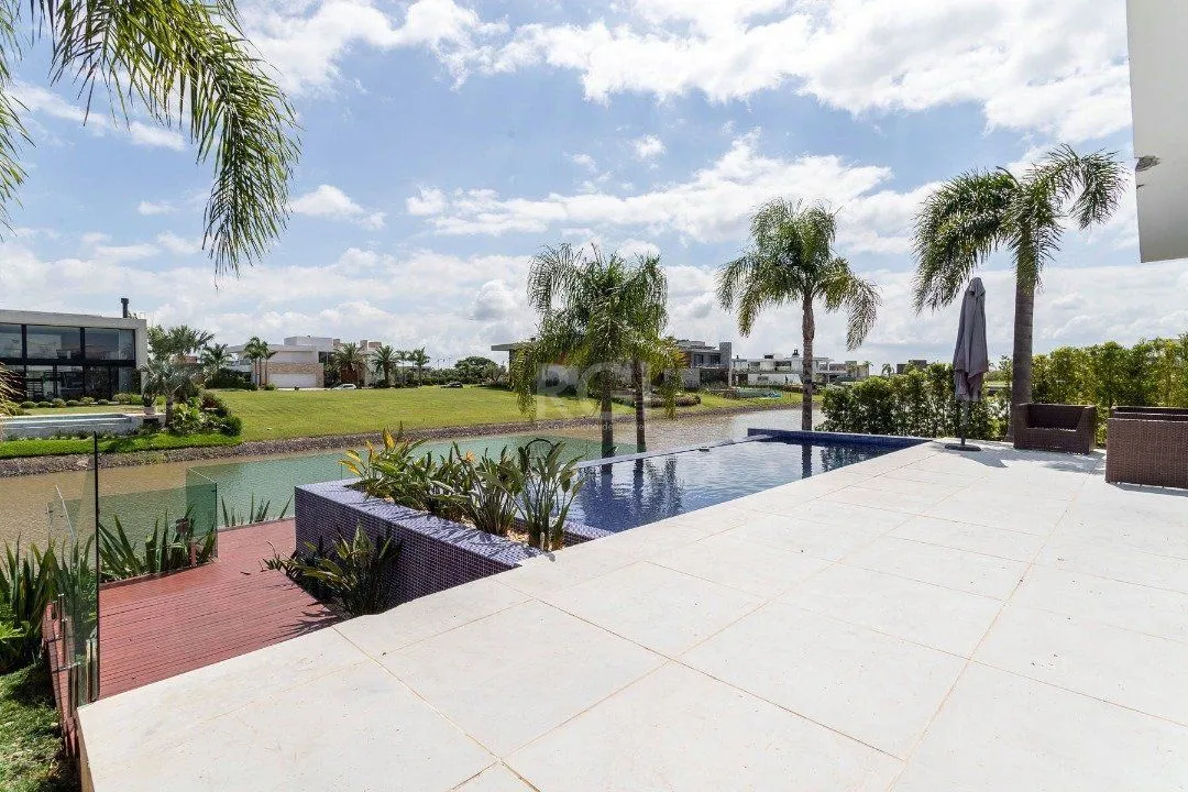 Imagem Casa Condominio para Venda - 519m², 4 dormitórios, sendo 4 suites, 2 vagas - Sans Souci