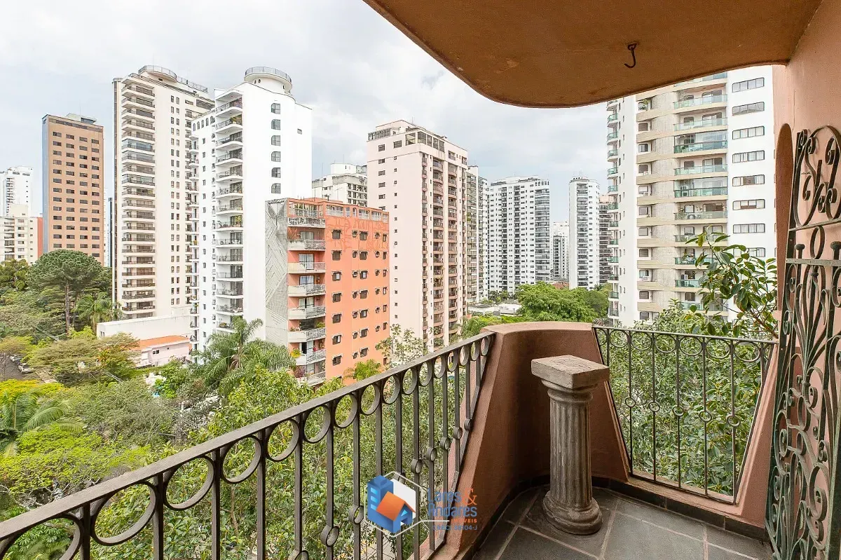 Imagem Apartamento para venda em Moema com 3 quartos, sendo 1 suíte, 210m²