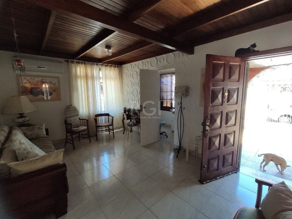 Imagem Casa para Venda - 142.8m², 4 dormitórios, 5 vagas - Teresópolis