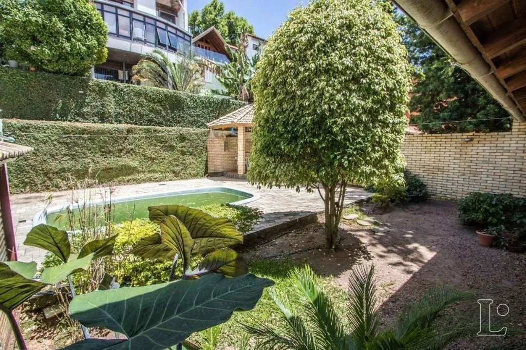 Imagem Sobrado à venda com 3 quartos, 1 suite, 4 vagas de garagem - Vila Conceição