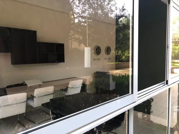 Imagem Vende-se lindo apartamento com varanda, 10° andar com vista panorâmica na região do Morumbi!