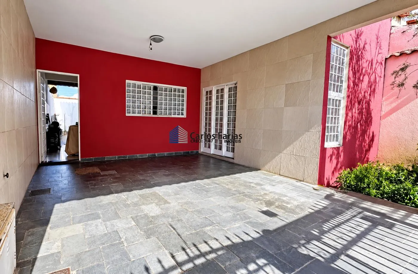 Imagem Casa para Venda em Brasília, Guará II, 5 dormitórios, 1 suíte, 3 banheiros, 2 vagas