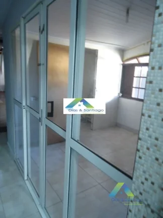 Imagem Sobrado comercial com 11 salas, 2 elevadores, cozinha , 6 banheiros, 2 vagas de garagem, portão eletrônico, sistema verisure e câmeras instalado.