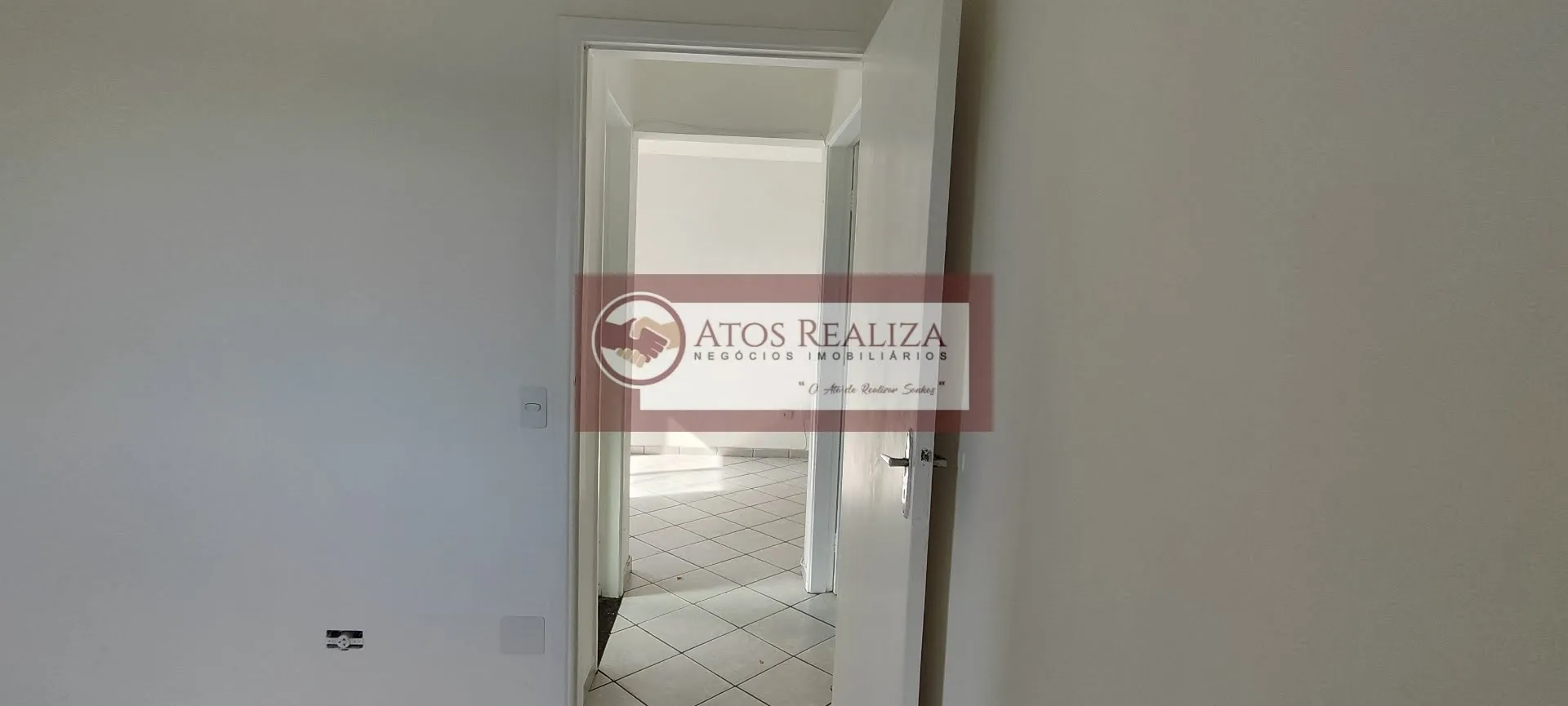 Imagem Este apartamento com sacada em Vila da Paz, São Paulo, é uma oportunidade única de morar em um imóvel completo e bem localizado. Com 56m² de área útil, ele conta com 2 dormitórios, 1 banheiro e uma vista livre de tirar o fôlego. Além disso, possui água in