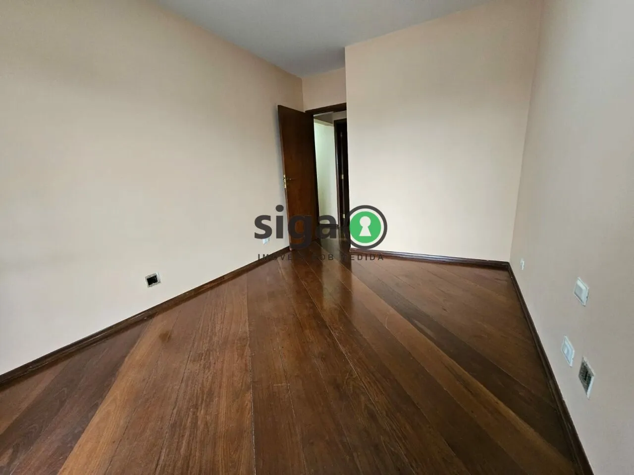 Imagem Duplex Exclusivo com 410 m², 5 Quartos, Piscina Privativa e 4 Vagas!