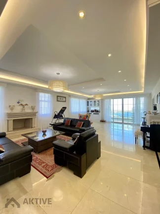 Imagem Casa de Condomínio em Alphaville - Santana de Parnaíba, SP