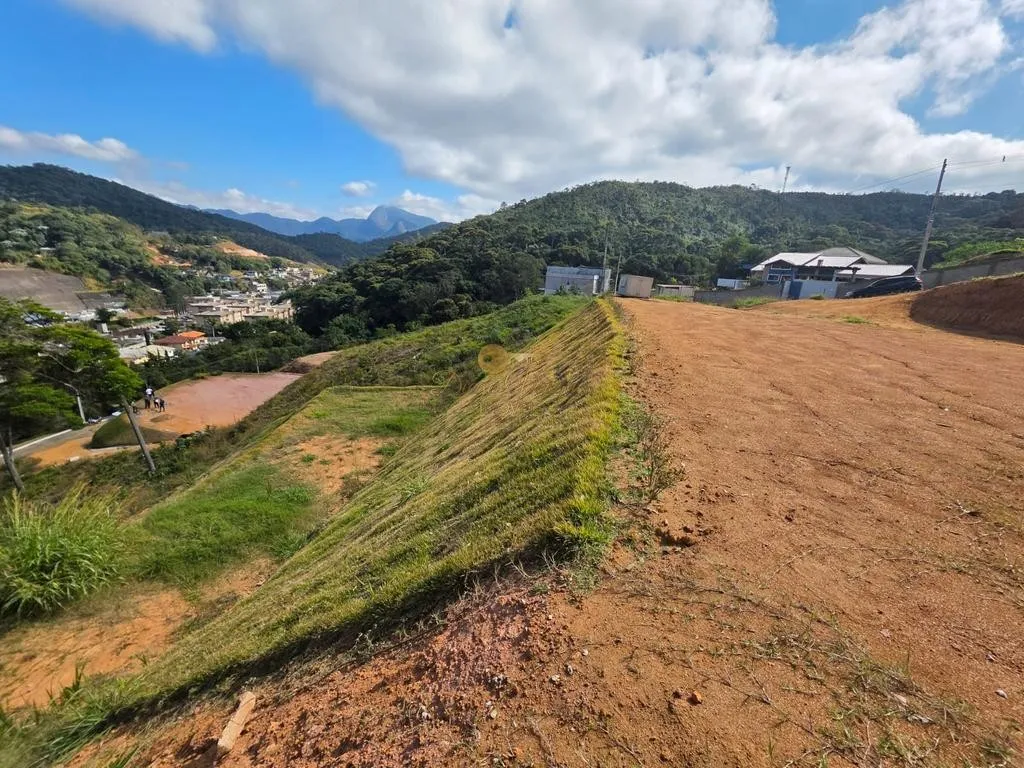 Imagem Terreno em Condomínio para Venda em Teresópolis / RJ no bairro Prata