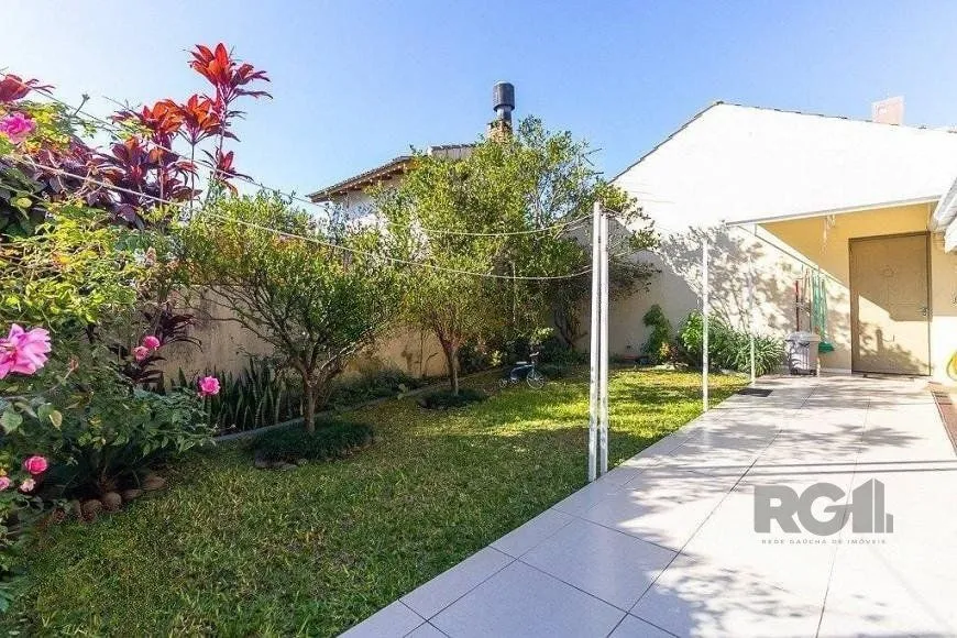 Imagem Casa para Venda - 235m², 4 dormitórios, sendo 1 suites, 2 vagas - Azenha