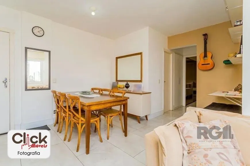 Imagem Apartamento 3 dormitórios, sendo 1 suíte, 66 m² de área privativa e 1 vaga(s) de garagem. Localizado na Rua/Av. Dom Claudio Jose Goncalves Ponce De Leao, no bairro Vila Ipiranga em Porto Alegre.