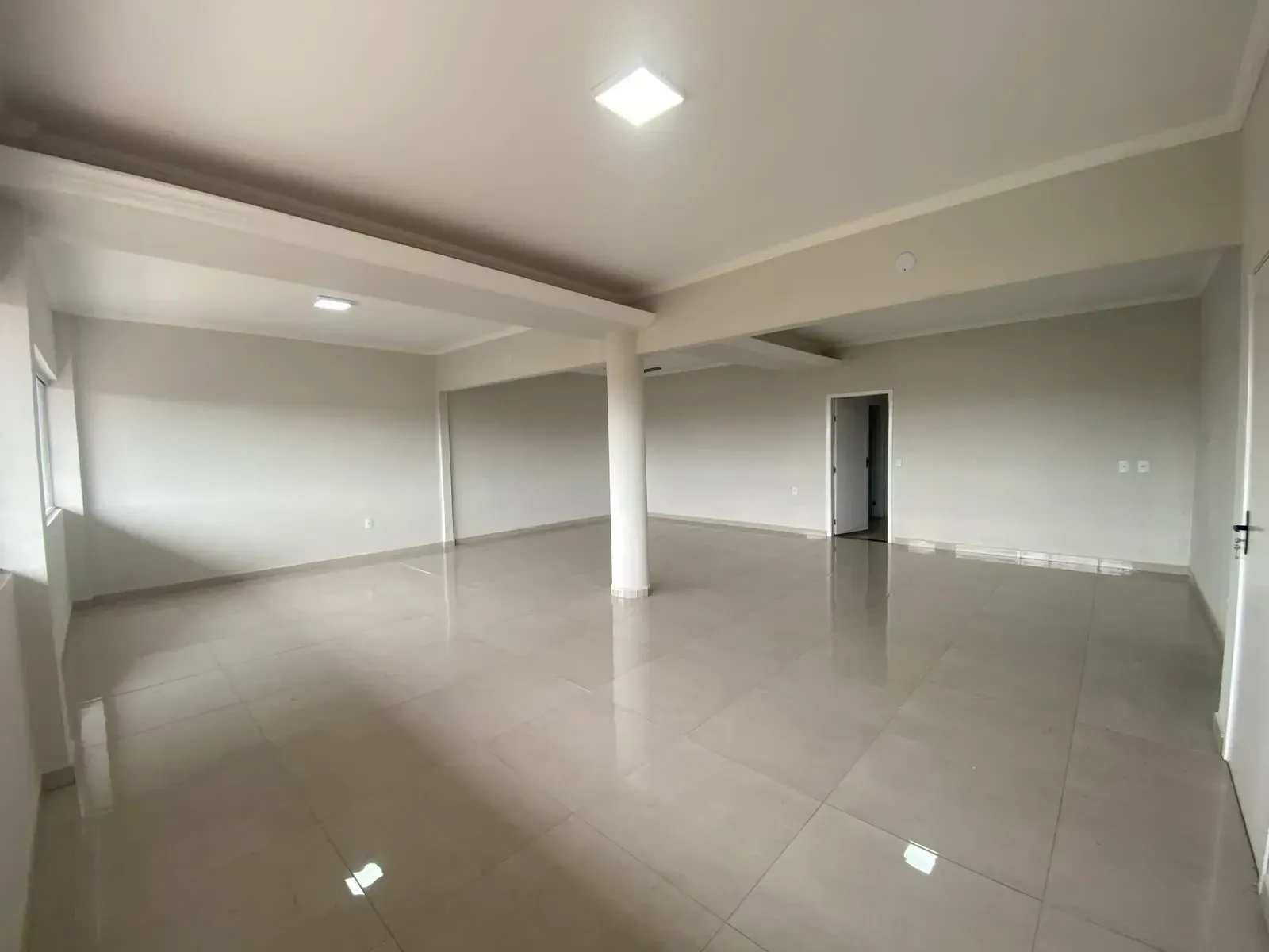 Foto do imóvel: Sobrado com 5 Quartos à Venda, 340 m² em Jardim Manoel del Arco