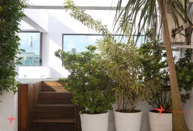 Imagem Cobertura de luxo com 3 quartos e 3 vagas na Vila Madalena, SP: sua oportunidade exclusiva!