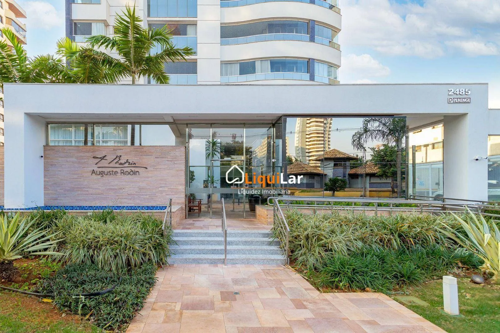 Imagem Apartamento à Venda no Edifício August Rodin com 221,14 m², 3 Suítes, Escritório e 3 Vagas em Frente à Praça Belmar Fidalgo