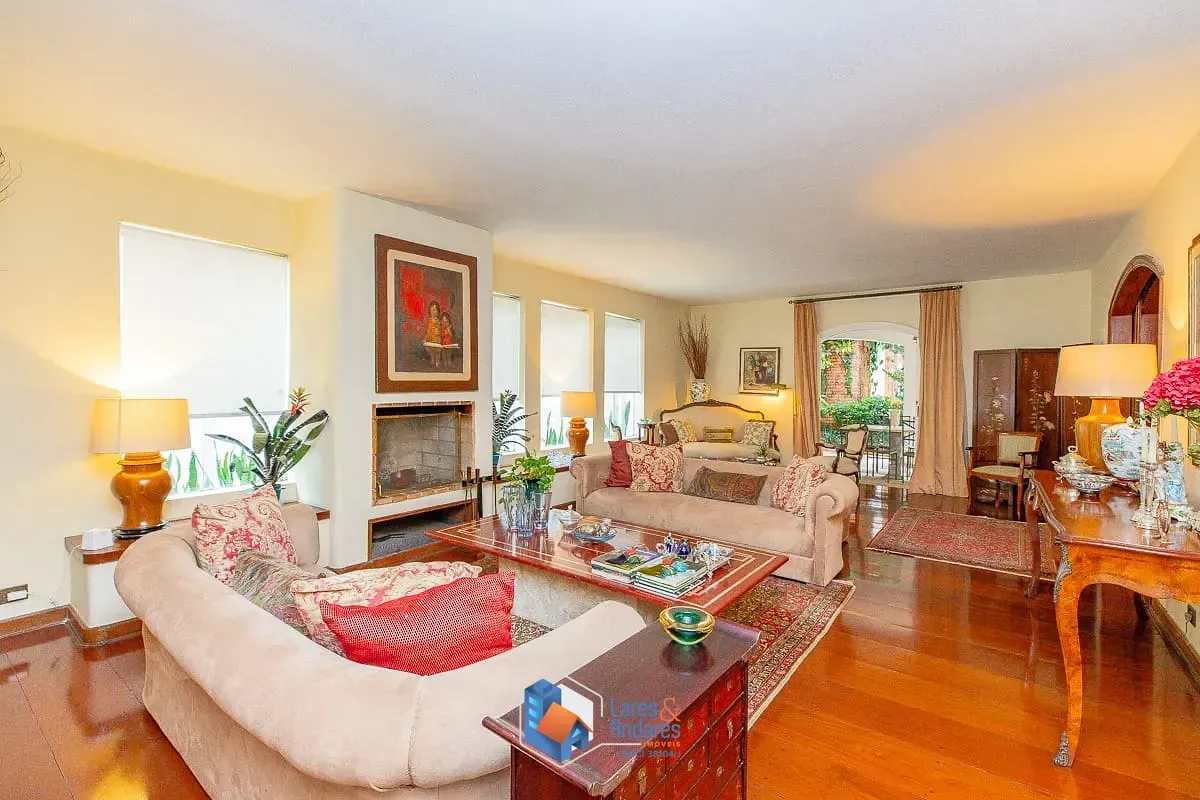 Imagem Casa para venda em Jardim Leonor com 4 quartos, sendo 2 suítes, 600m²