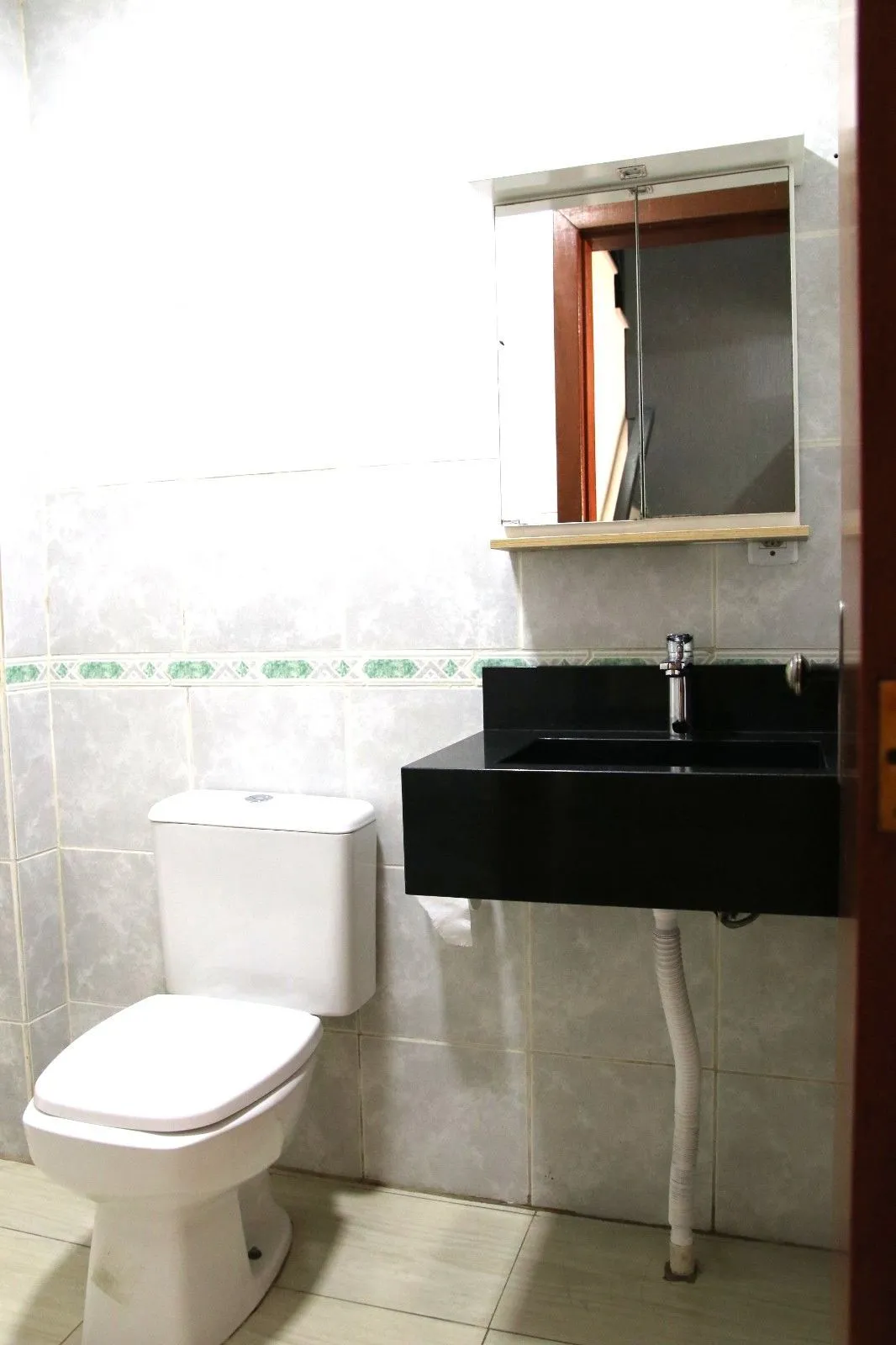 Imagem Casa sobrado na Hípica de 2 dormitórios e 2 vagas