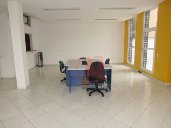 Imagem Aluga-se Sala comercial com 88 m² no bairro Santa Cecília - Porto Alegre/RS