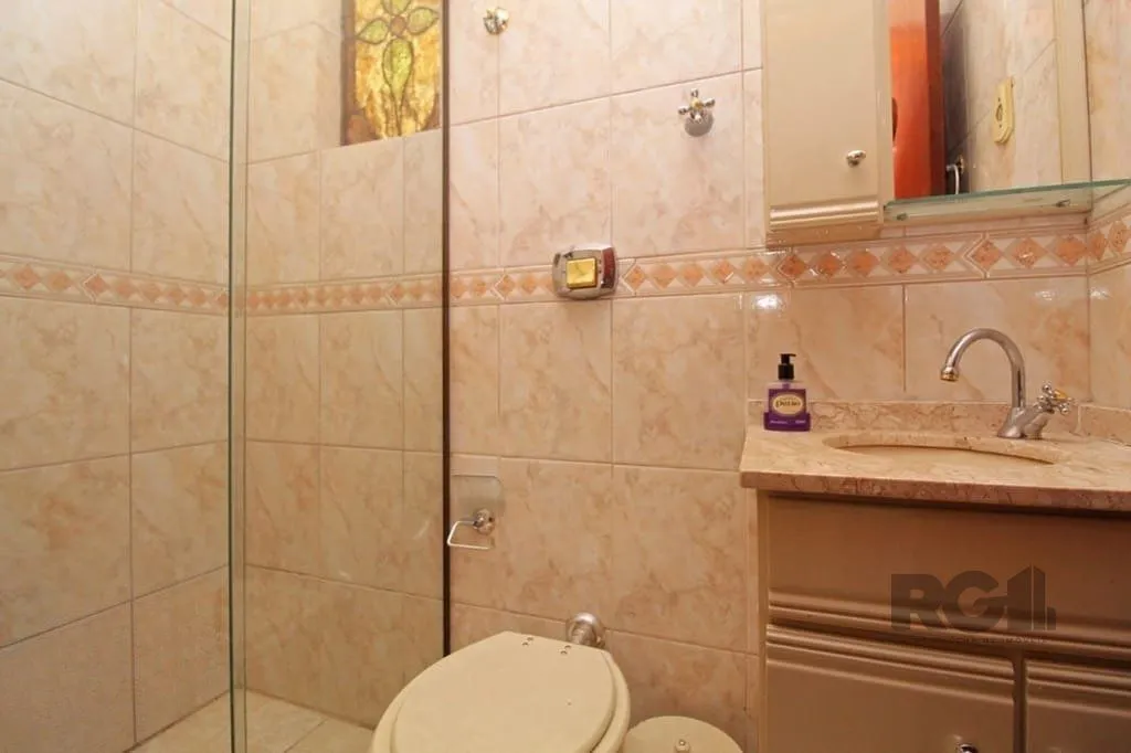 Imagem Casa de 275m² - 3 dormitórios e 3 vagas no bairro Coronel Aparício Borges