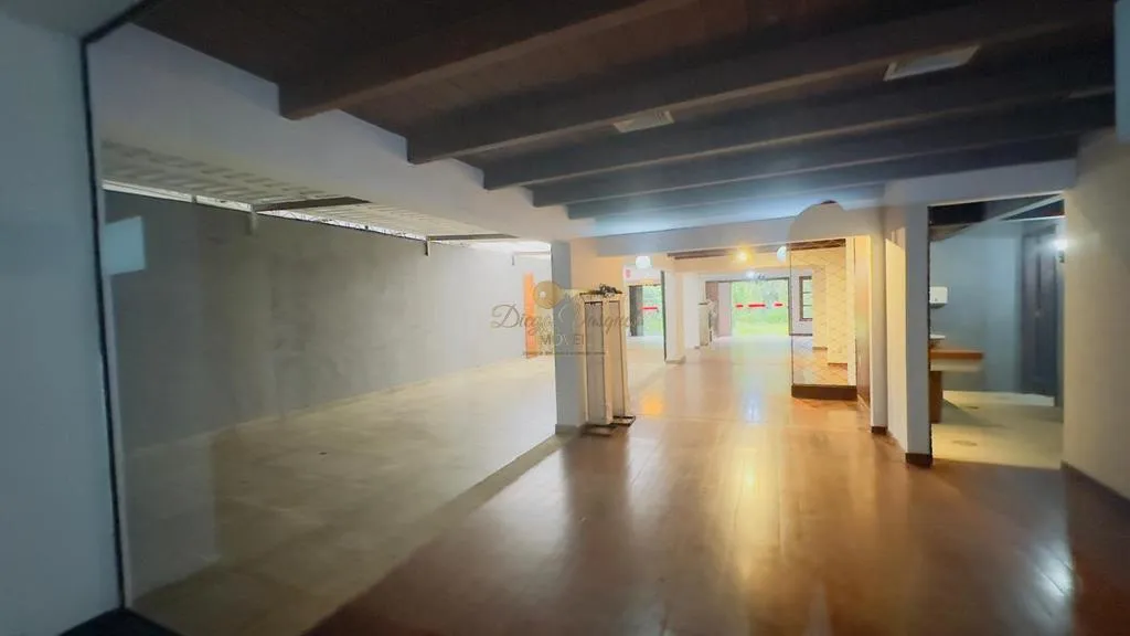 Imagem Comercial para Venda em Teresópolis / RJ no bairro Várzea