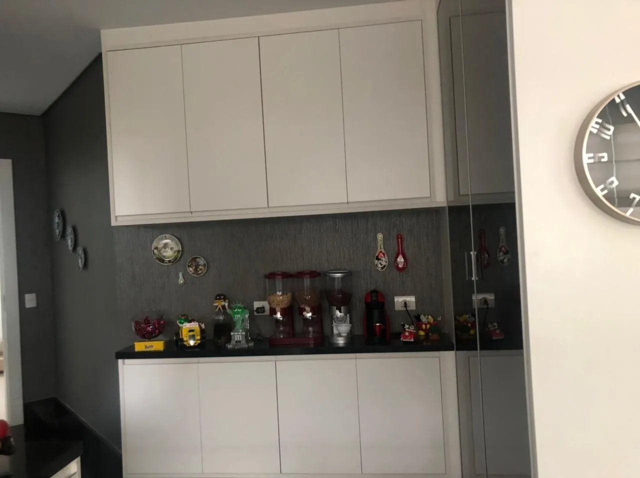 Imagem Casa 4 suítes MOBILIADA e decorada para locação e ou venda
