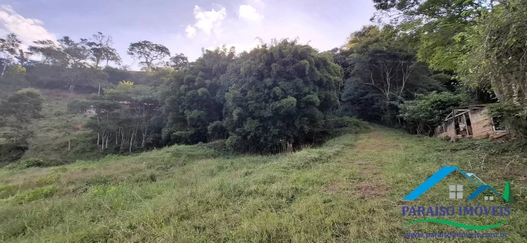 Imagem Oportunidade única de terreno em São Bento do Sapucaí!